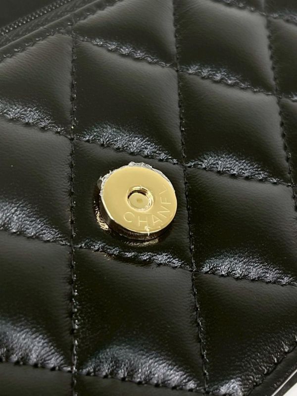 【99成新】CHANEL 24P 菱格紋黑白LOGO鍊 WOC 