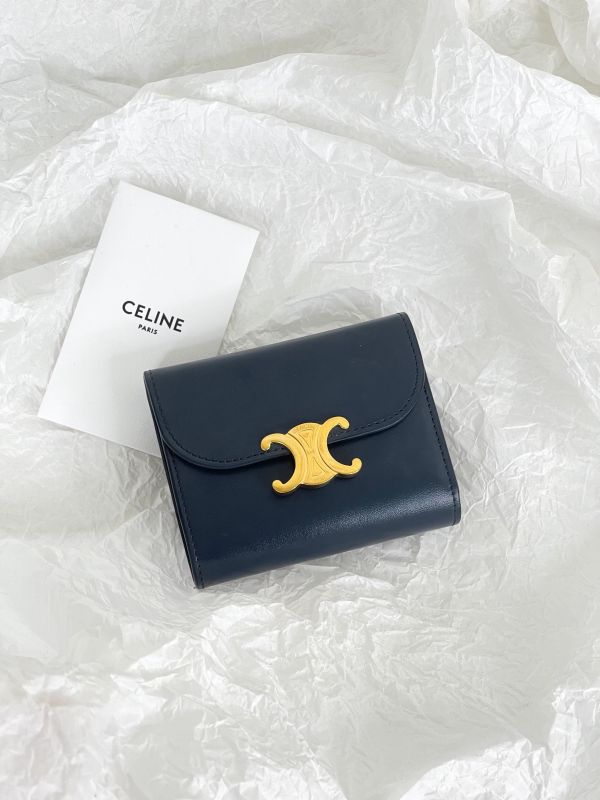 【分期0利率】CELINE 亮面牛皮革TRIOMPHE三折短夾 【95成新】 