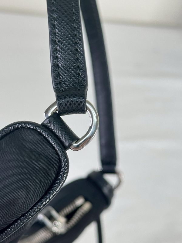 【95成新】PRADA Re-Edition 2005 Re-Nylon 迷你腋下包 
