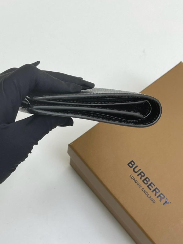 【9成新】BURBERRY 燙銀LOGO 防刮短夾 