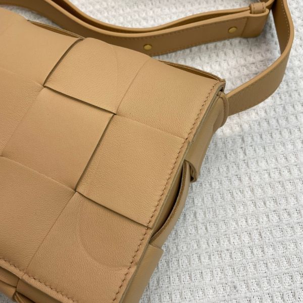 【9.5成新】【12期0利率】BV Cassette578004 5*3格 奶茶色Almond 