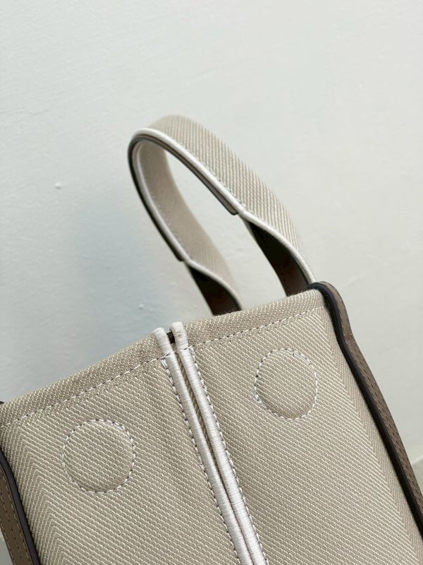 【未使用閒置品】CHLOE CARRY 托特包 