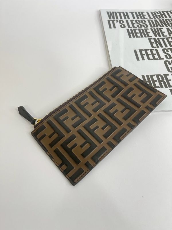 【分期0利率】FENDI F IS FENDI三合一WOC【9成新】 