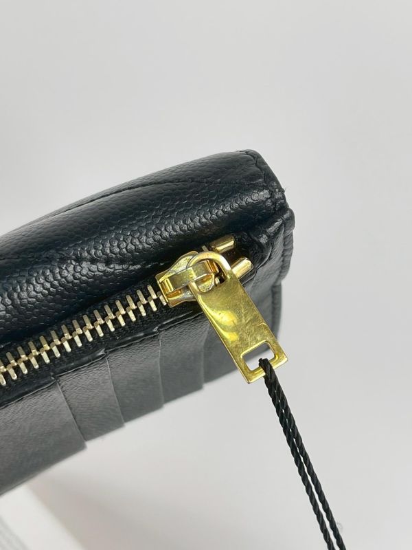 【9成新】YSL 粒面壓紋拉鍊卡片套 