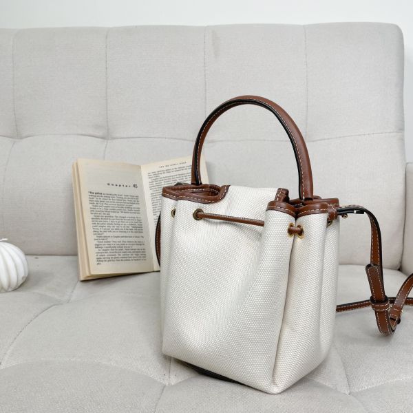 【12期0利率】BURBERRY  TB帆布迷你水桶包【95成新】 