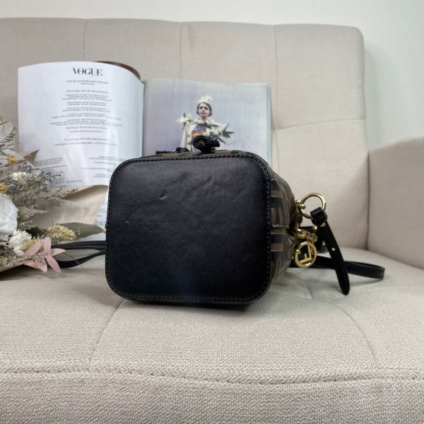 【12期0利率】FENDI Mon Tresor迷你水桶包 咖老花【9成新】 
