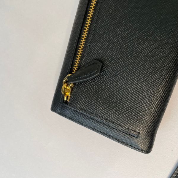 【全新閒置品】【12期0利率】PRADA 拉鍊皮夾 雙折長皮夾 