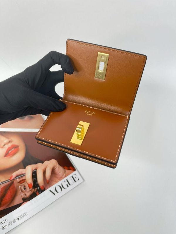 【未使用閒置品】CELINE 16翻蓋卡包 