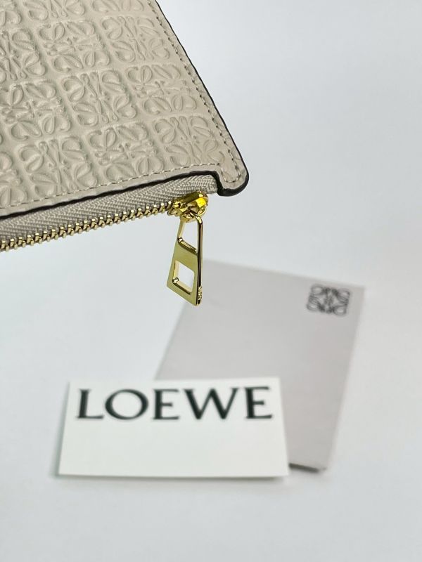 【分期0利率】LOEWE  壓紋零錢卡包【未使用閒置品】