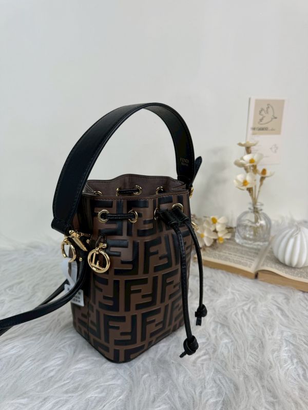 【分期0利率】FENDI Mon Tresor迷你水桶包【未使用閒置品】 