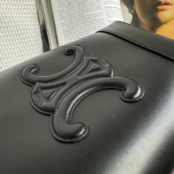 【9成新】【12期0利率】CELINE CUIR TRIOMPHE 小型 BUCKET 水桶包(免費附贈內膽包) 