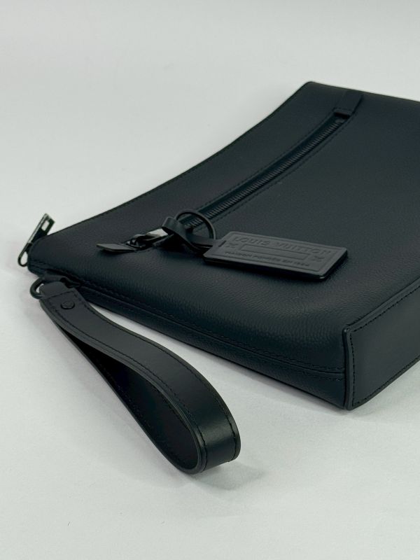 【全新品】LV Takeoff 隨身包 