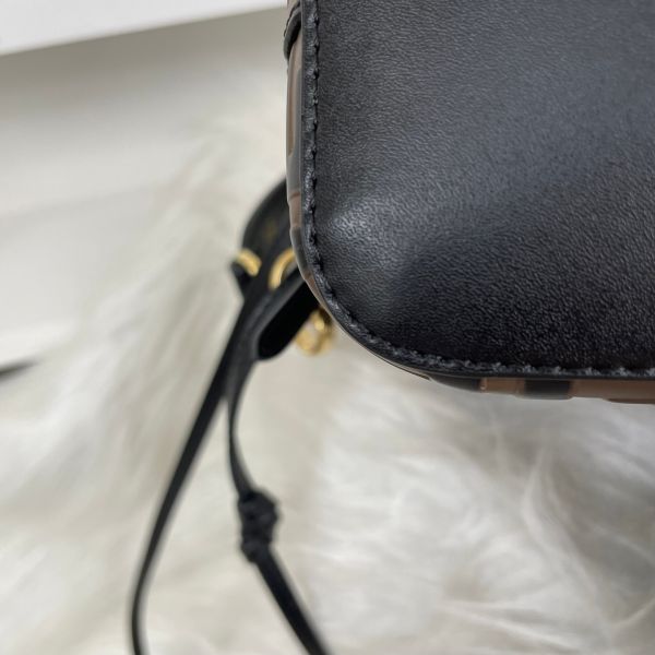 【12期0利率】FENDI Mon Tresor迷你水桶包【95成新】 