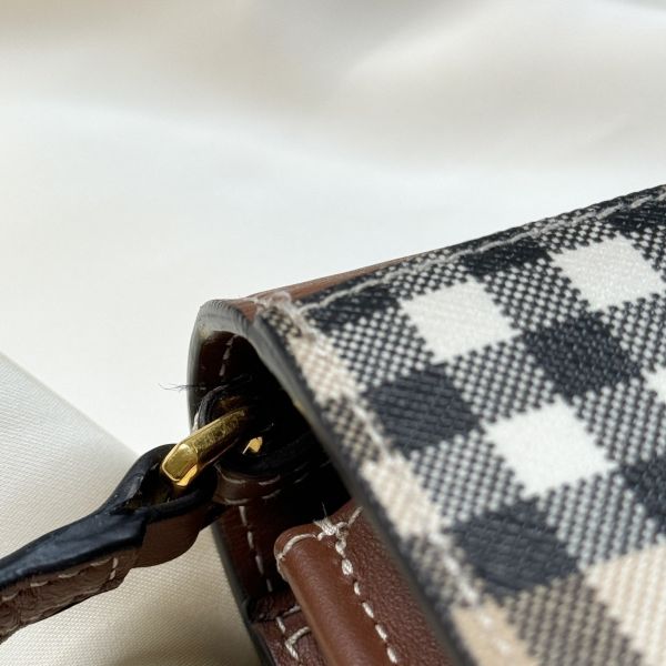 【12期0利率】BURBERRY 全皮翻蓋內裡格紋WOC【95成新】 