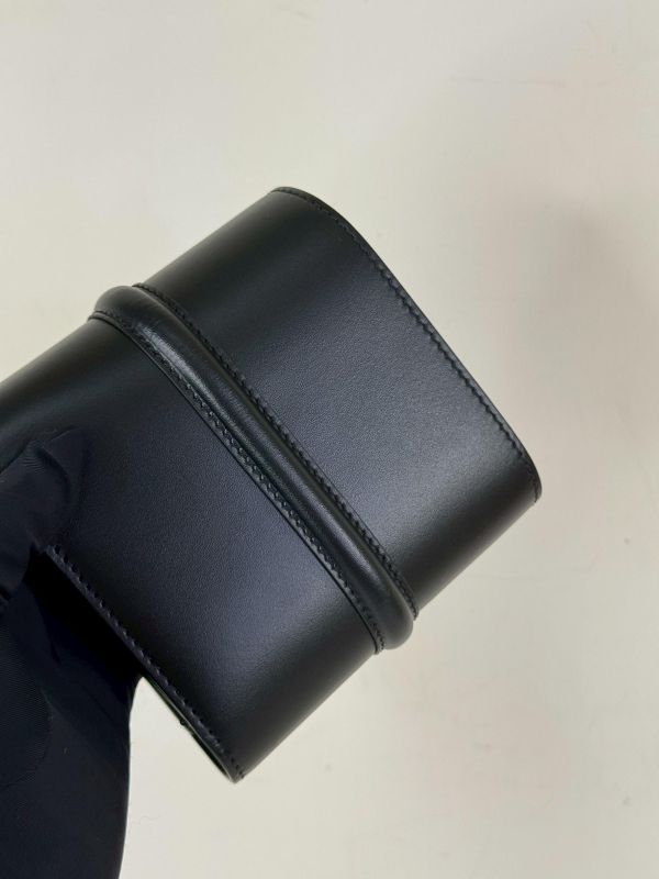 【99成新】CELINE 16 三折短夾 