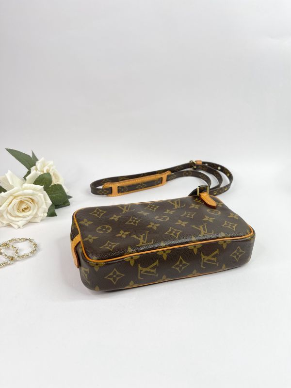 【分期0利率】LV Pochette Marly 橫版手機包【9成新】 