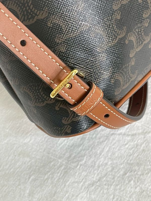 【分期0利率】CELINE Triomphe帆布及小牛皮迷你型FOLCO背包【未使用閒置品】 