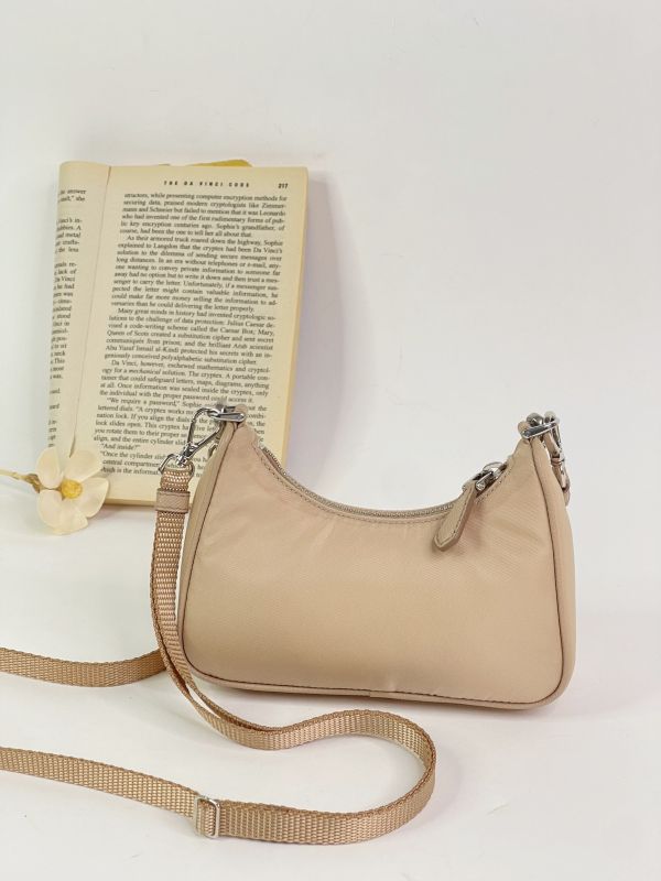 【分期0利率】PRADA re-edition 迷你腋下包【95成新】 