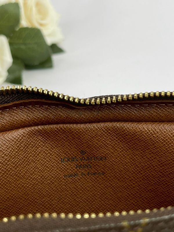 【分期0利率】LV Pochette Marly 橫版手機包【9成新】 