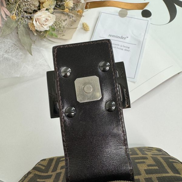 【12期0利率】FENDI老花腋下包【85成新】 