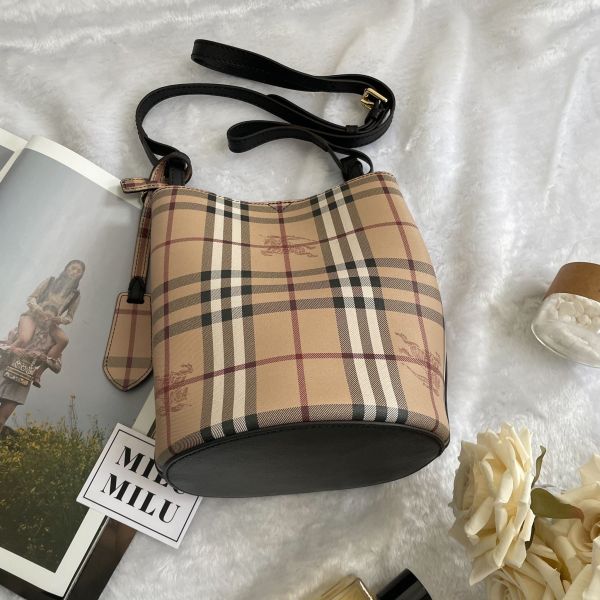 【12期0利率】【現金價】BURBERRY 戰馬格紋水桶包 女款 經典格紋 