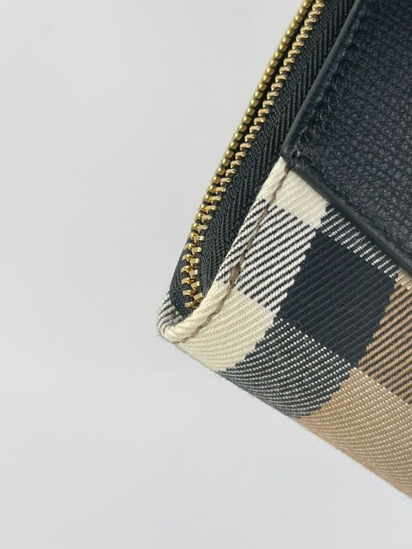 【閒置新品】BURBERRY HOUSE 經典格紋拉鍊長夾 