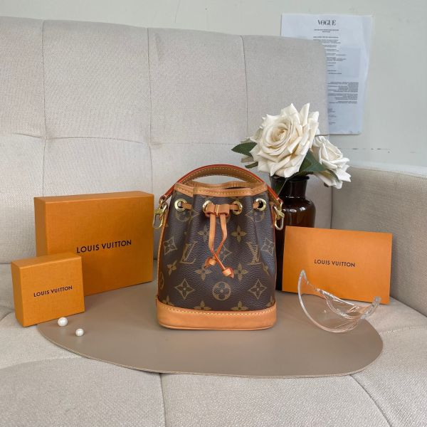 【9成新】【12期0利率】Louis Vuitton LV M40817 NOE BB 經典花紋可斜背小水桶包 