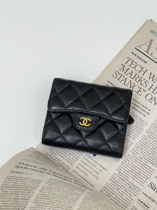 【9成新】CHANEL COCO 背面拉鍊三折短夾 