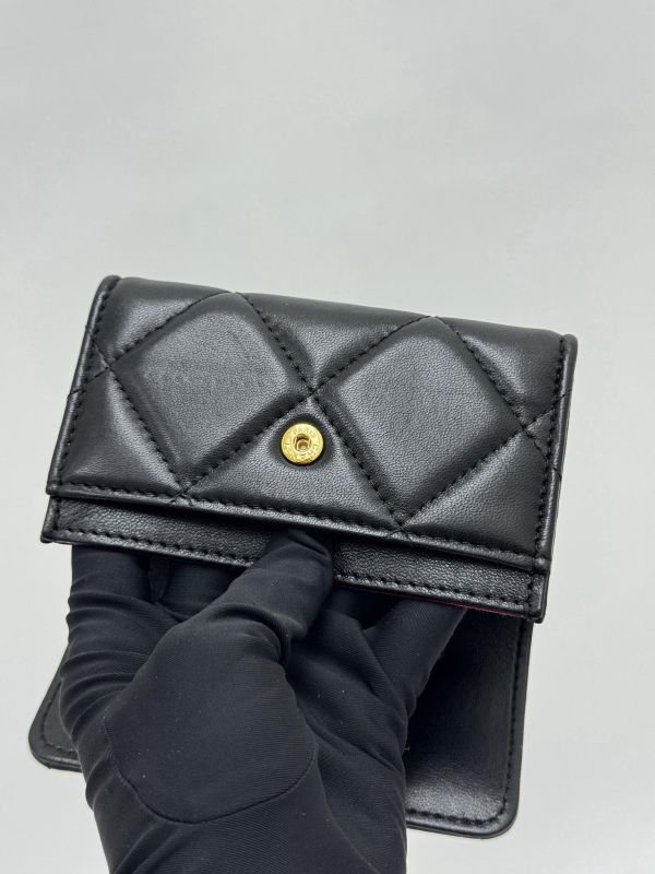 【9成新】CHANEL 19口蓋卡包 