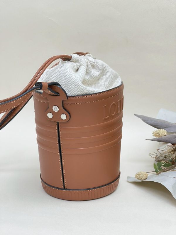 【99成新】LOEWE 園丁水桶包 