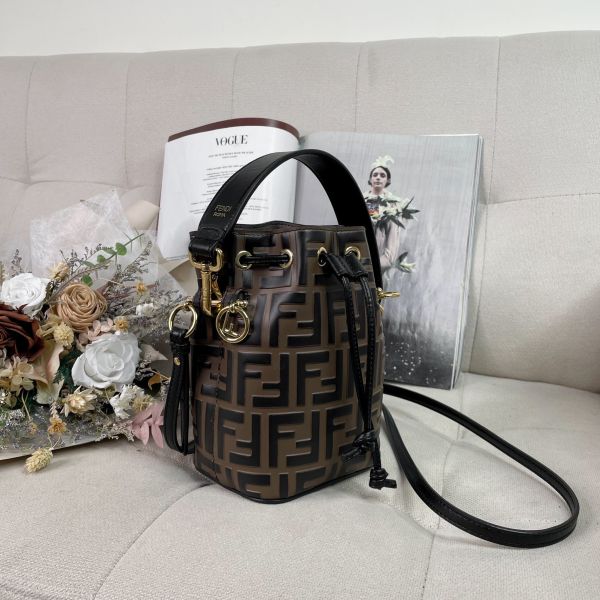 【12期0利率】FENDI Mon Tresor迷你水桶包 咖老花【9成新】 