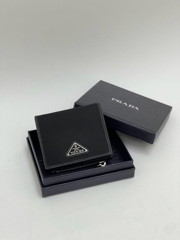 【95成新】PRADA Re-Nylon 扣式短夾 