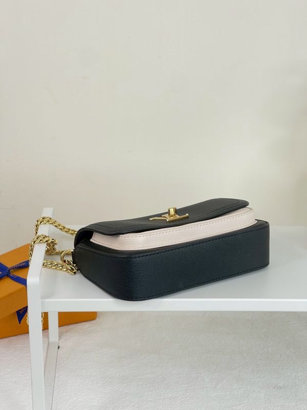 【分期0利率】LV LOCKME TENDER POCHETTE【99成新】 