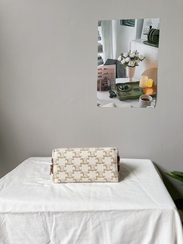 【12期0利率】CELINE TRIOMPHE貝殼包【9成新】 