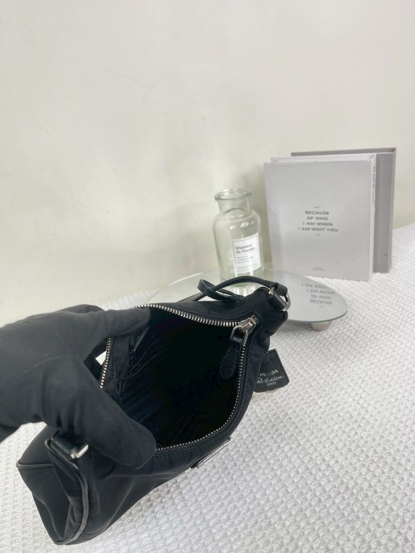 【分期0利率】PRADA Re-Edition 2005 Re-Nylon 迷你腋下包【9成新】 