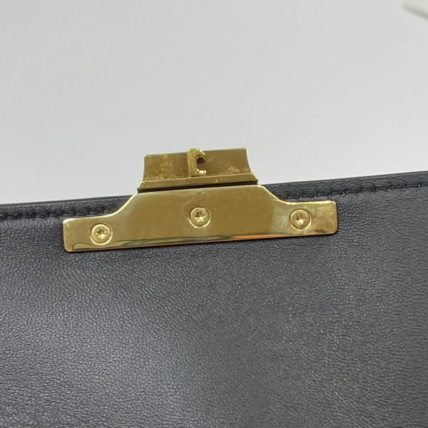 【12期0利率】CELINE TEEN TRIOMPHE亮澤牛皮革手袋【23年1月巴黎購證】【95成新】 