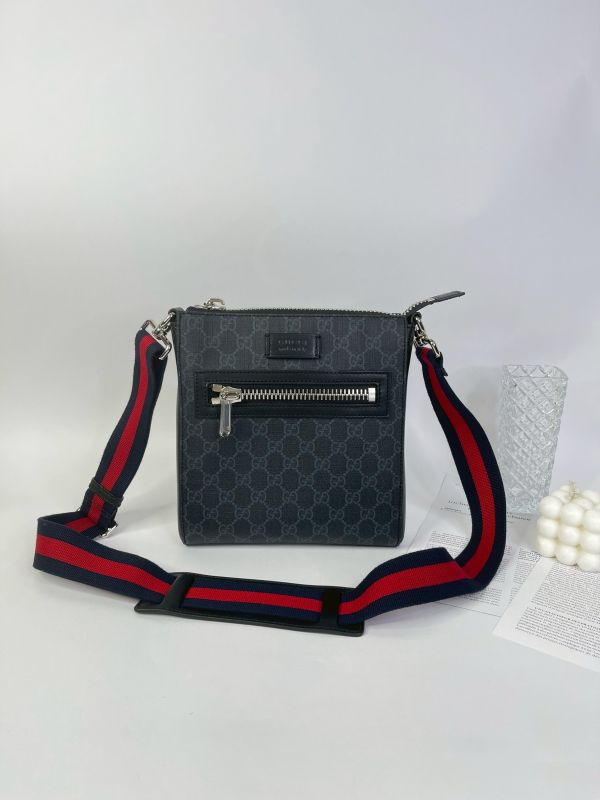 【99成新】GUCCI GG SUPREME 斜背包 