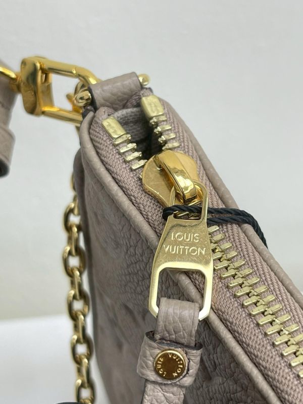 【99成新】LV Easy Pouch On Strap 
