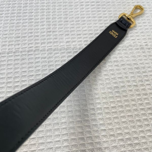 【9.9成新】【12期0利率】 FENDI Mon Tresor迷你水桶包 咖老花 