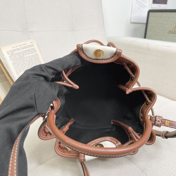 【12期0利率】BURBERRY  TB帆布迷你水桶包【95成新】 