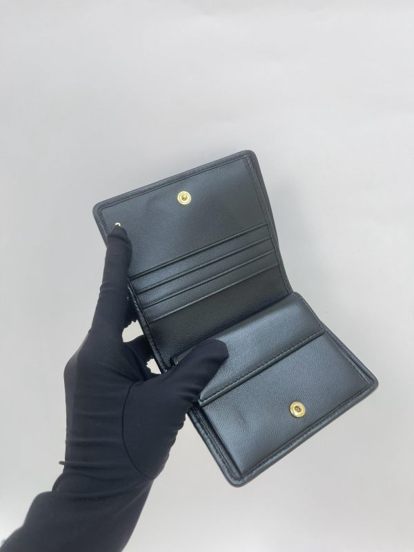 【全新品】MIUMIU Matelassé 對開短夾 