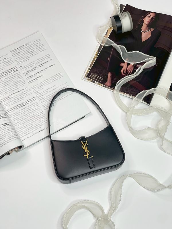 【99成新】YSL le 5 à 7滑面 