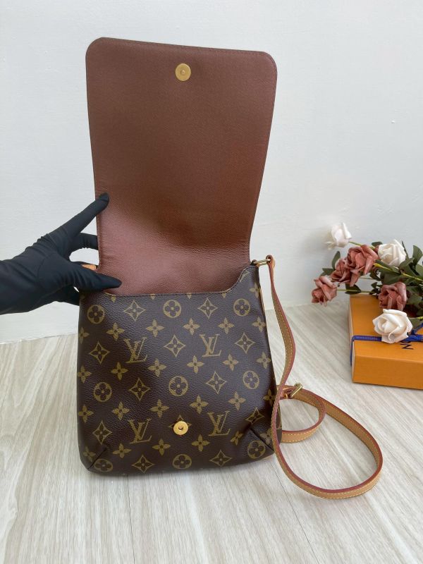 【9成新】LV 老花豎版王菲包 