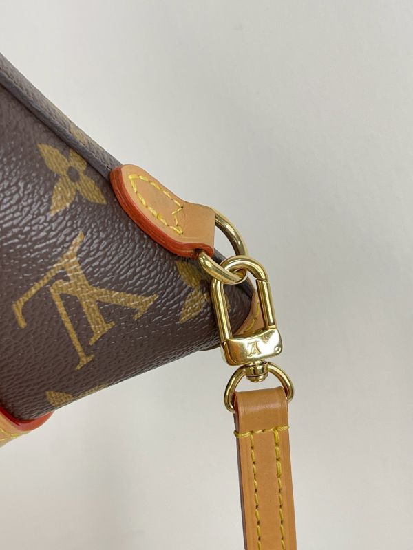 【分期0利率】LV  薯條手機包【9成新】 