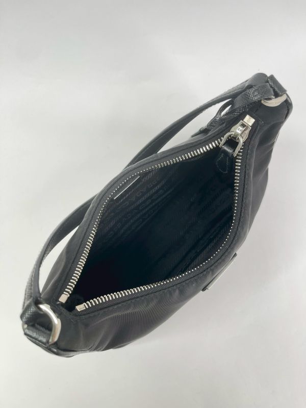 【95成新】PRADA Re-Edition 2005 Re-Nylon 迷你腋下包 