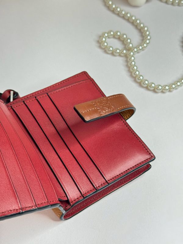 【分期0利率】LOEWE 小牛皮小型拉鍊短夾【95成新】 