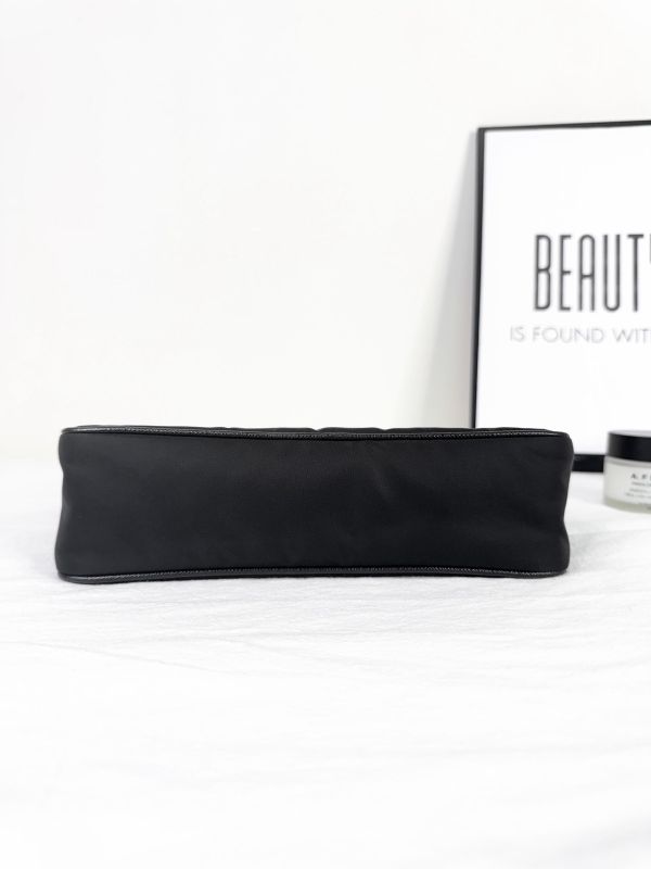 【95成新】PRADA Re-Edition 2005 Re-Nylon 迷你腋下包 