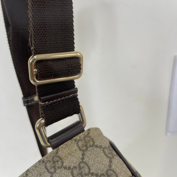 【12期0利率】Gucci 經典雙G緹花防水PVC扁式斜背包【9成新】 