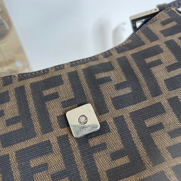 【12期0利率】FENDI 老花腋下包 小號【85成新】 