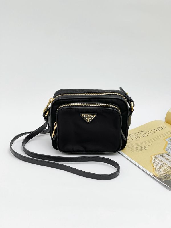 【95成新】PRADA 尼龍迷你相機包 